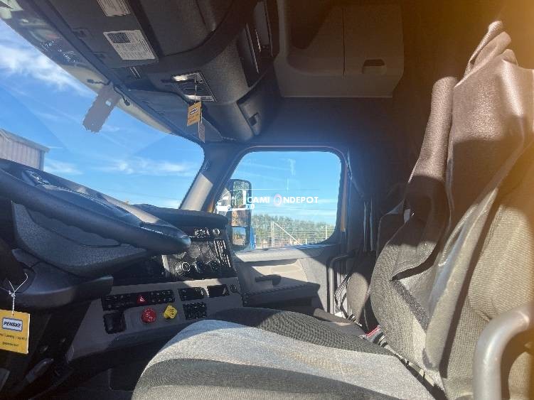 Truck Thumbnail 7
