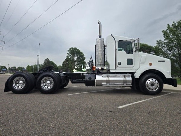 Truck Thumbnail 3