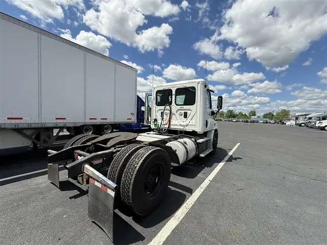 Truck Thumbnail 2
