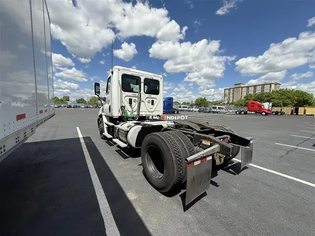 Truck Thumbnail 4