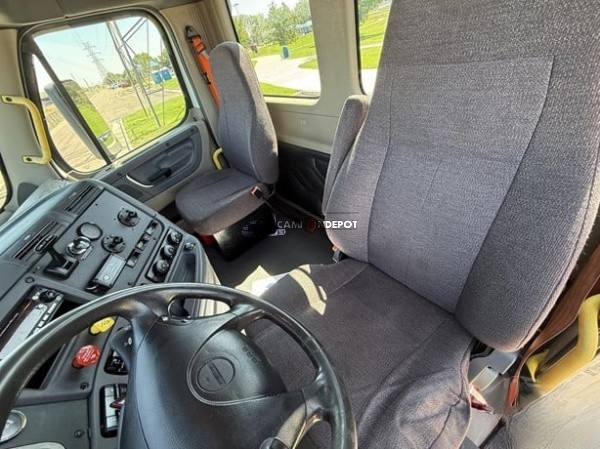 Truck Thumbnail 3