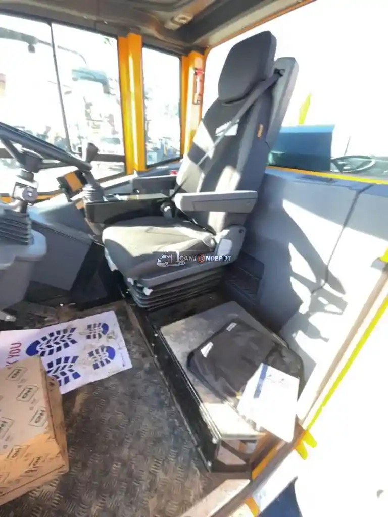 Truck Thumbnail 3