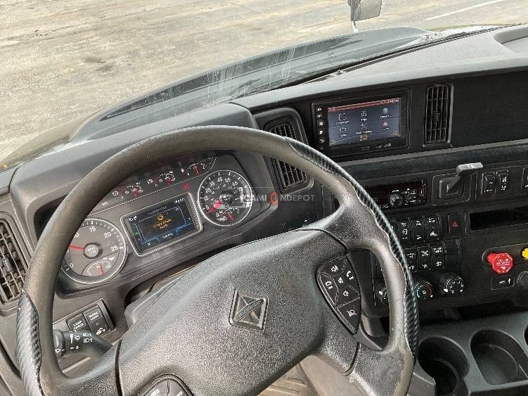 Truck Thumbnail 6