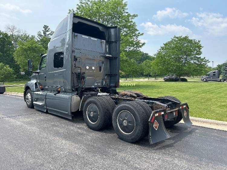 Truck Thumbnail 3