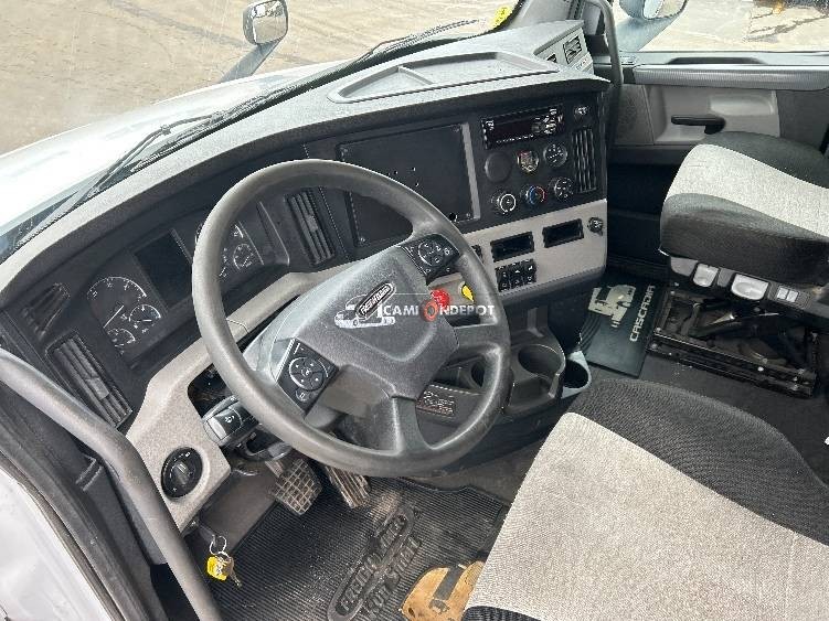 Truck Thumbnail 6