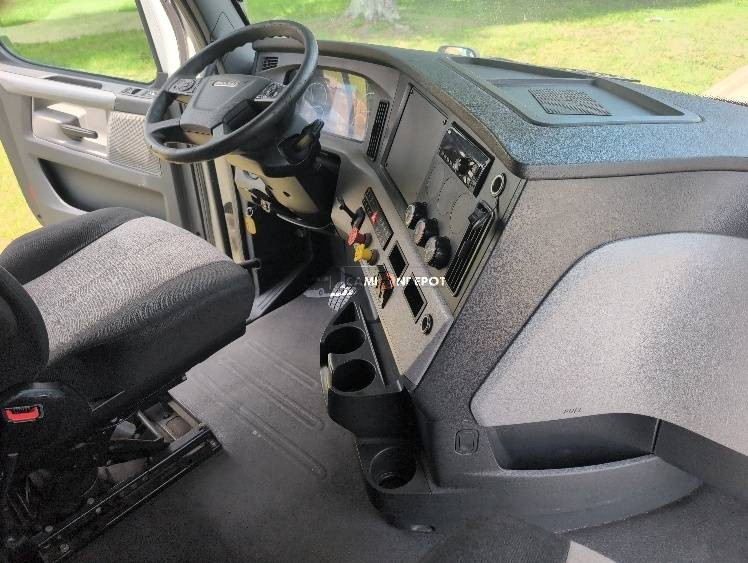 Truck Thumbnail 8