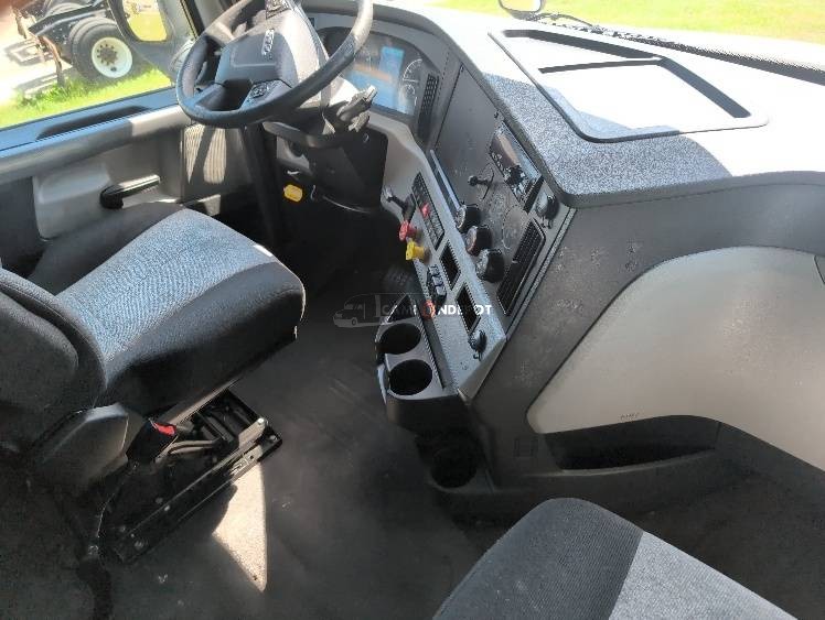 Truck Thumbnail 8
