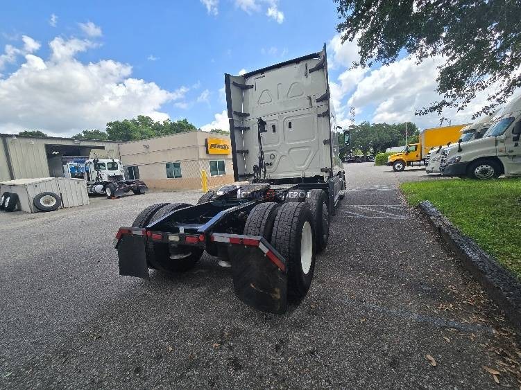 Truck Thumbnail 4