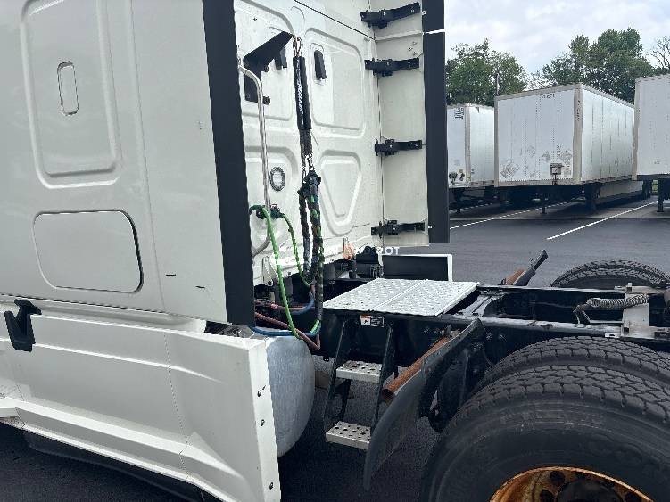 Truck Thumbnail 13