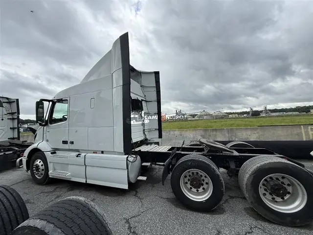 Truck Thumbnail 4