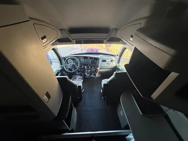 Truck Thumbnail 5