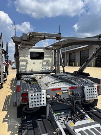 Truck Thumbnail 3