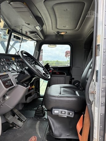 Truck Thumbnail 6