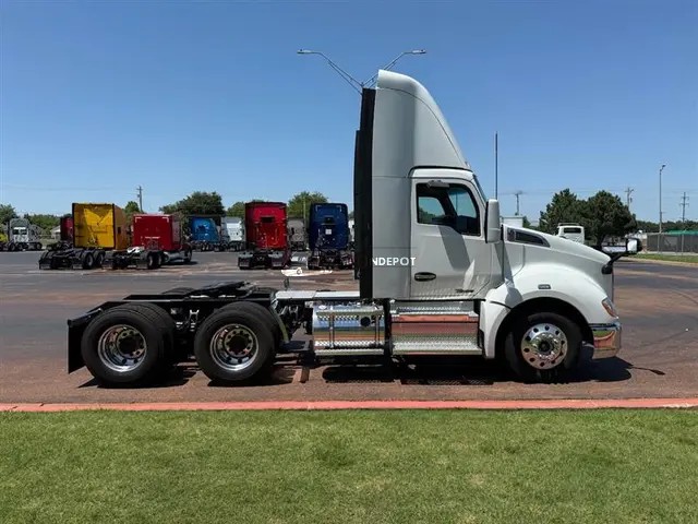 Truck Thumbnail 2