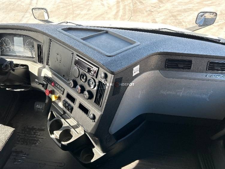 Truck Thumbnail 8