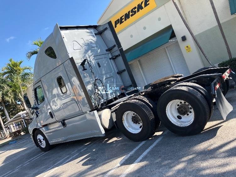 Truck Thumbnail 5
