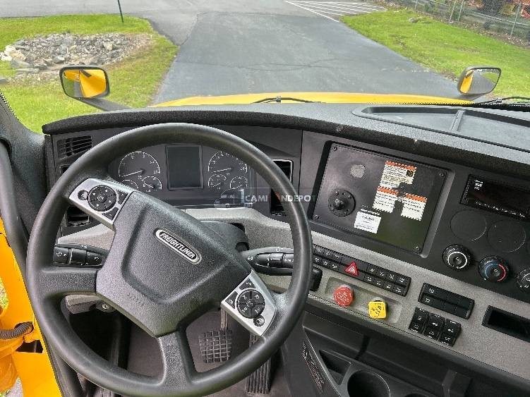 Truck Thumbnail 6