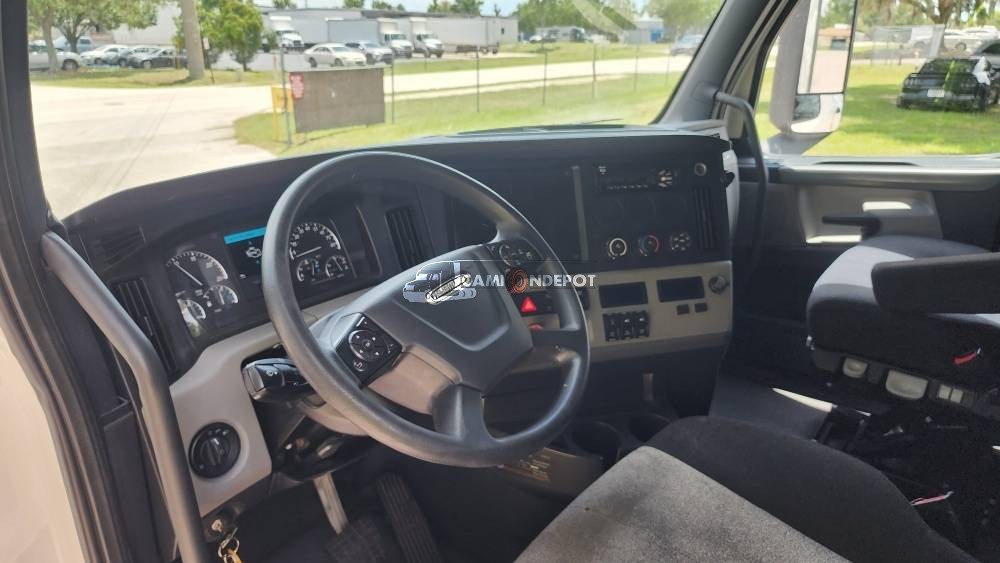 Truck Thumbnail 6