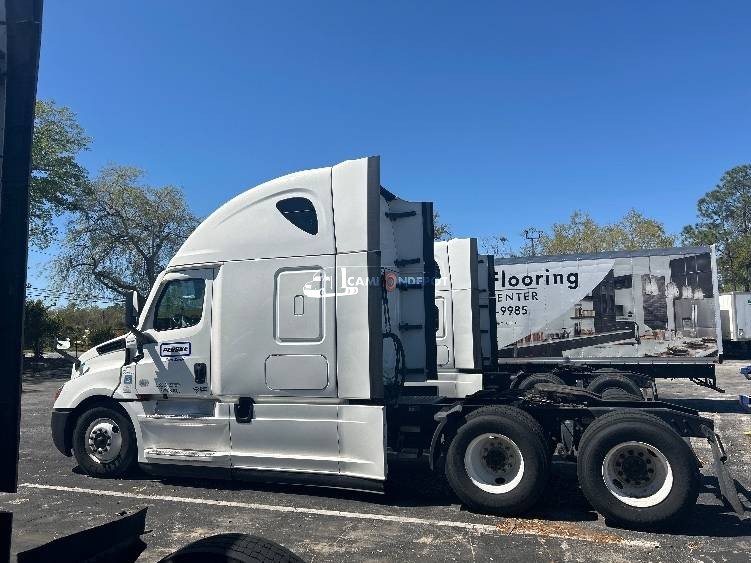 Truck Thumbnail 3