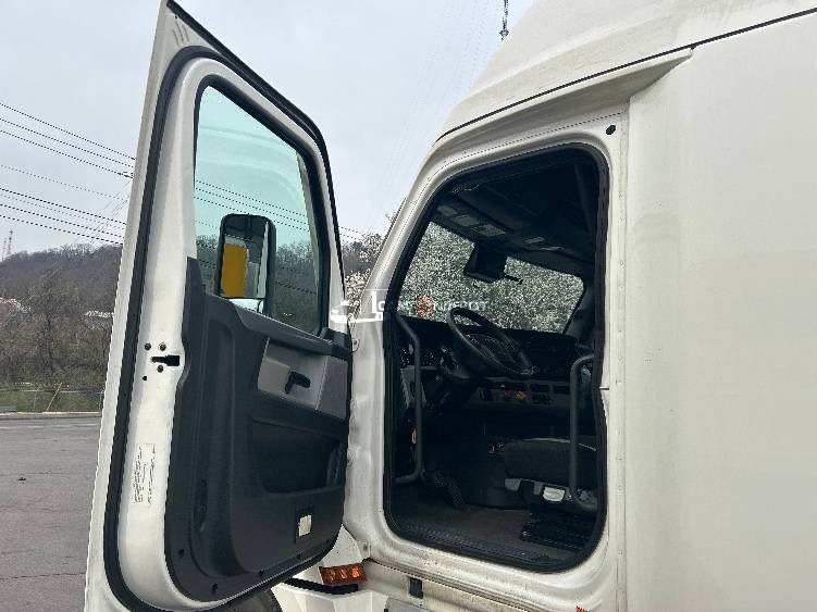 Truck Thumbnail 5