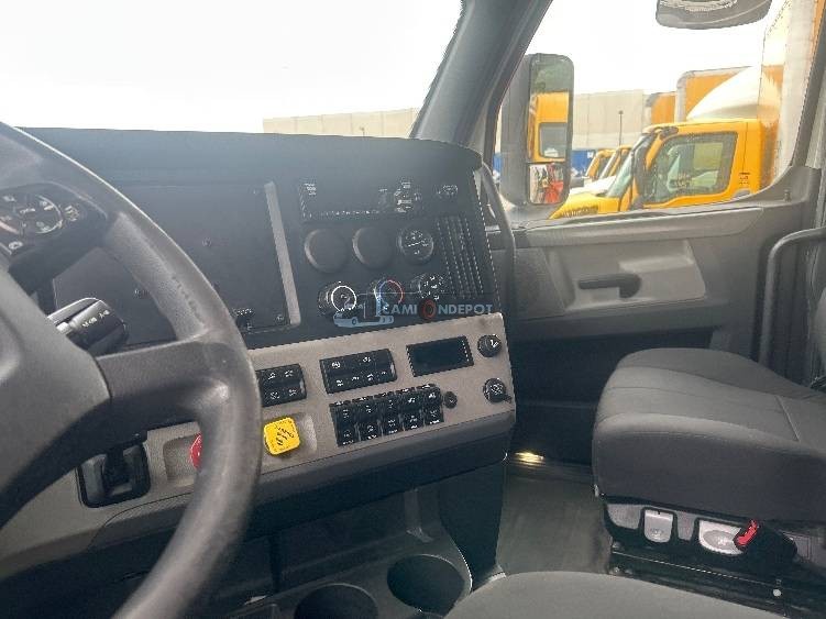 Truck Thumbnail 6