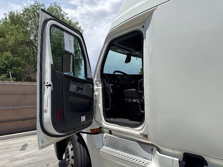 Truck Thumbnail 5