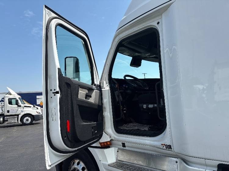 Truck Thumbnail 5