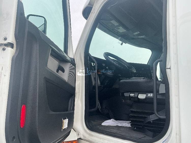 Truck Thumbnail 5