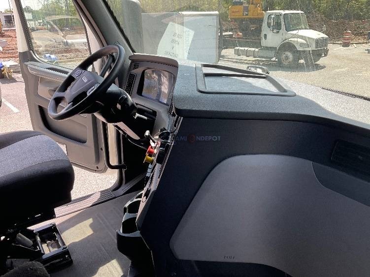 Truck Thumbnail 7
