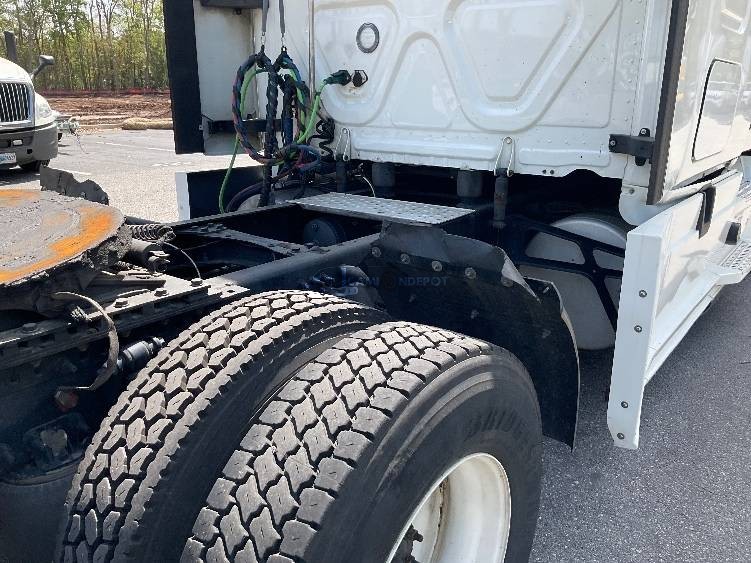 Truck Thumbnail 12