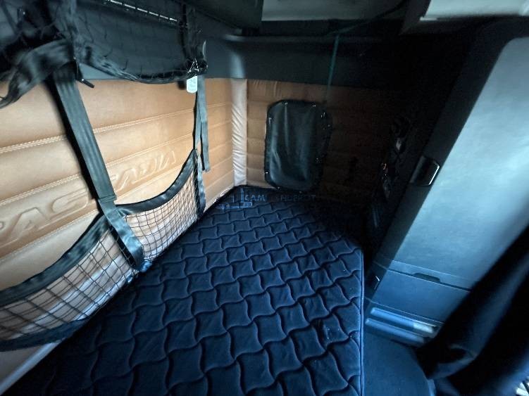 Truck Thumbnail 14