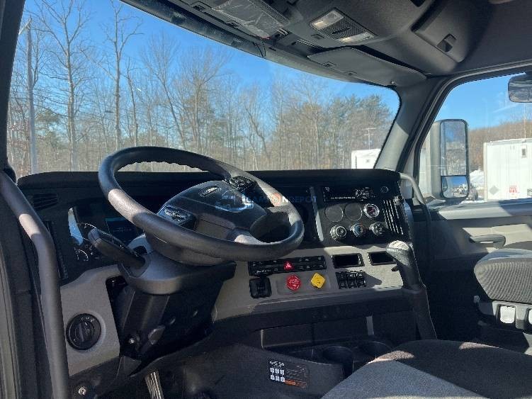 Truck Thumbnail 8