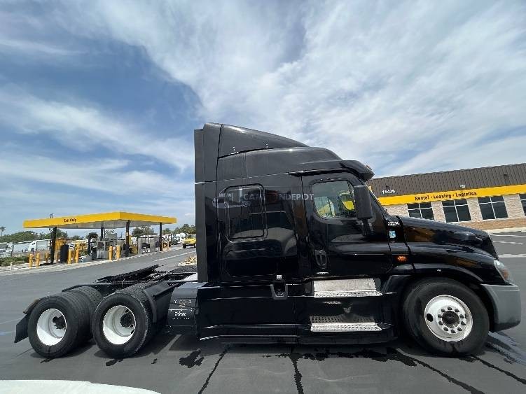 Truck Thumbnail 7