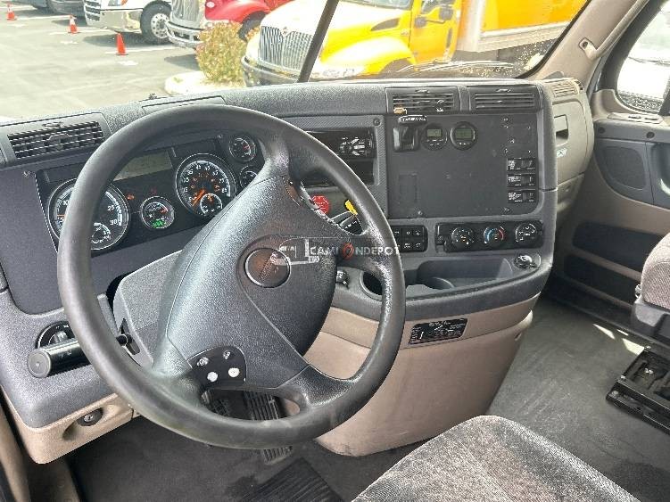 Truck Thumbnail 8