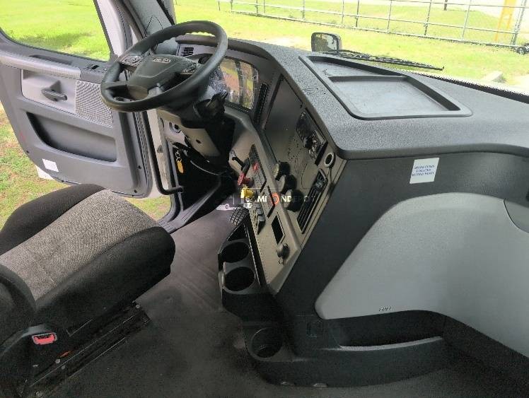 Truck Thumbnail 9
