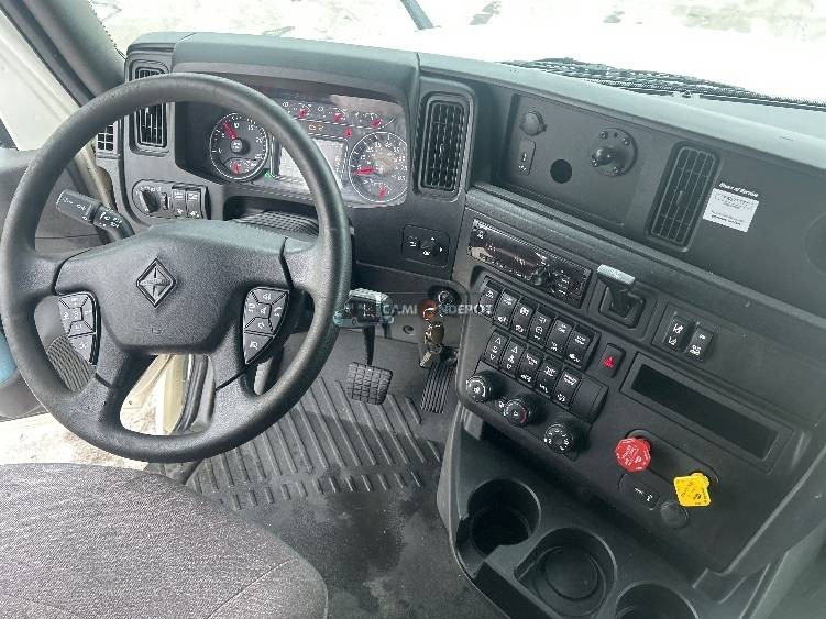 Truck Thumbnail 8