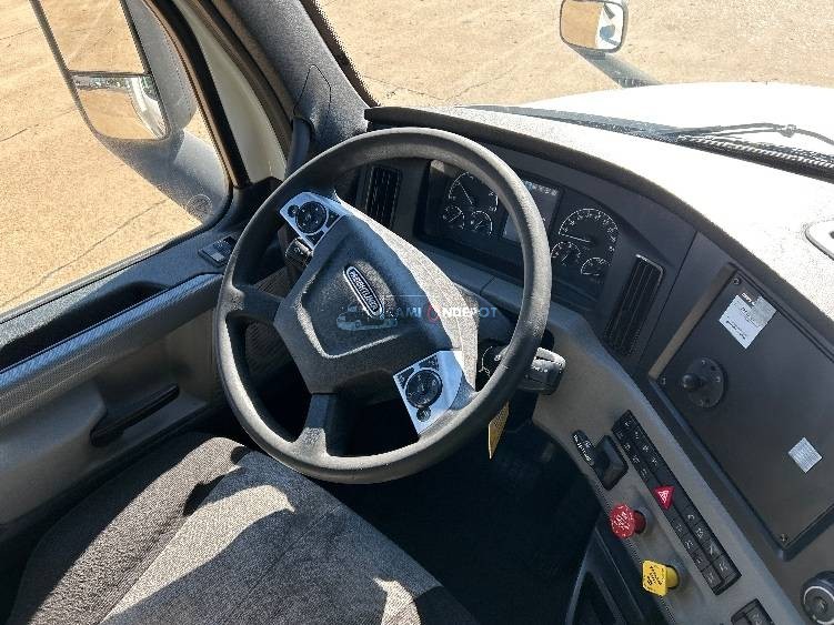 Truck Thumbnail 7
