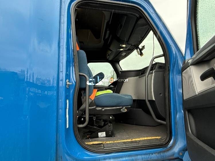 Truck Thumbnail 9