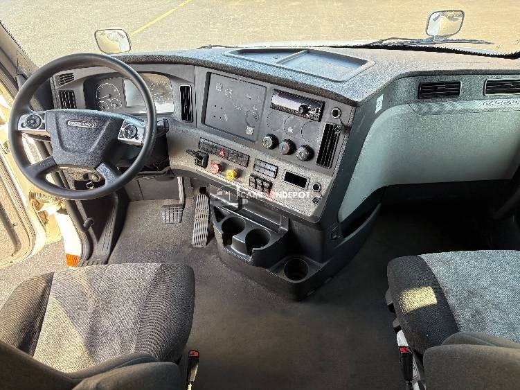 Truck Thumbnail 9