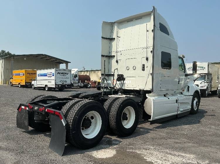 Truck Thumbnail 7