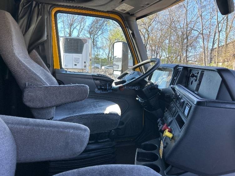 Truck Thumbnail 7