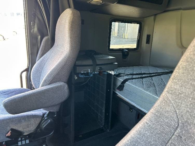 Truck Thumbnail 11