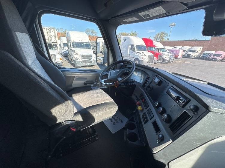 Truck Thumbnail 11