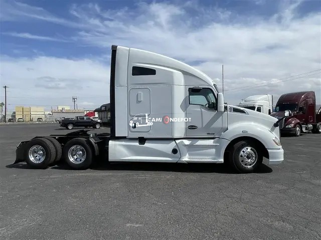 Truck Thumbnail 2