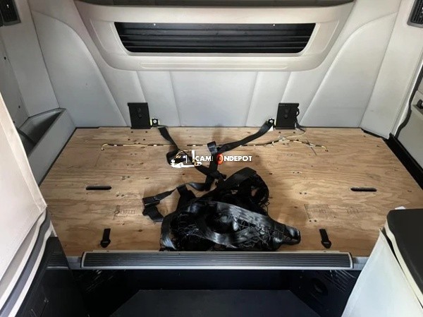 Truck Thumbnail 3