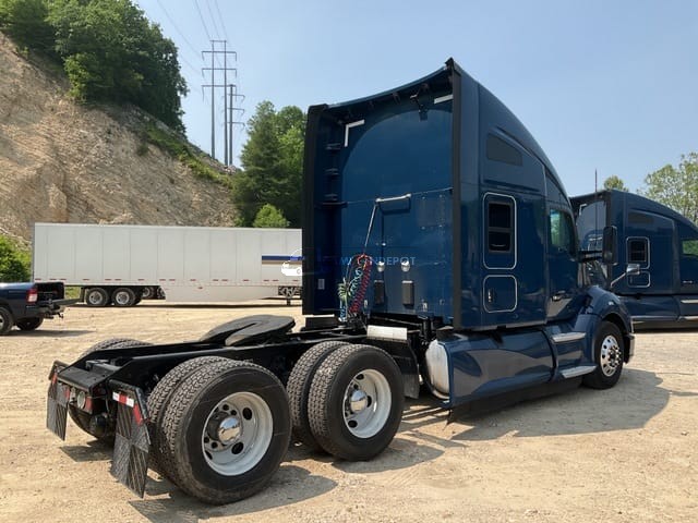 Truck Thumbnail 2