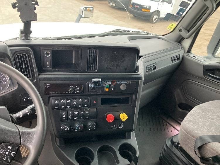 Truck Thumbnail 8