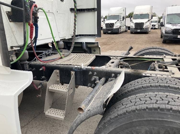 Truck Thumbnail 9
