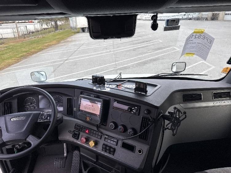 Truck Thumbnail 8
