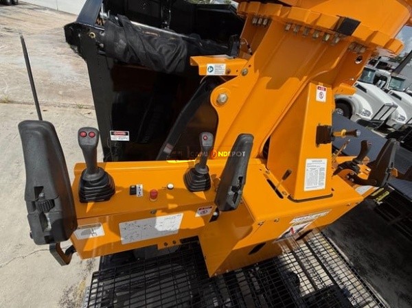 Truck Thumbnail 5